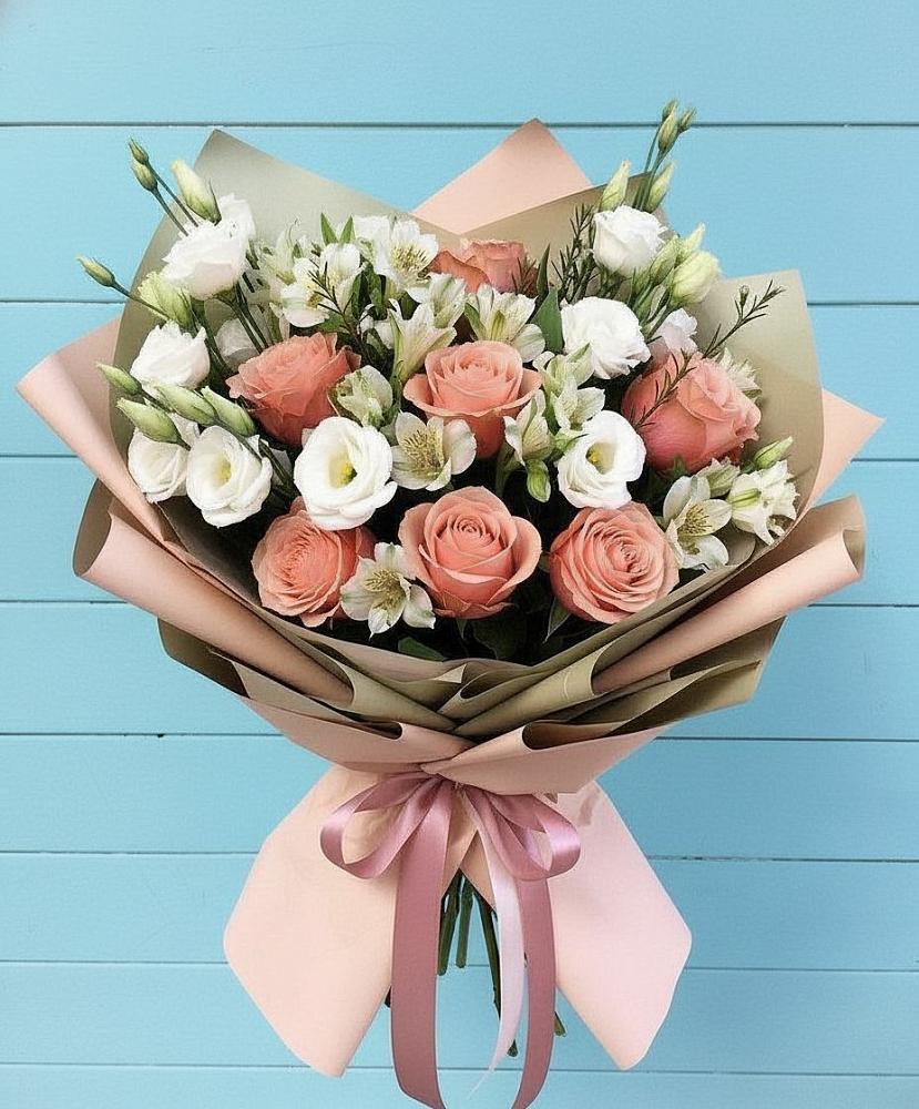 Букет цветов из: Розы, Альстромерии и Лизиантусы в Суксун