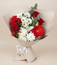 Букет цветов из:  Розы, Хризантемы, Герберы и Лилии в Суксун