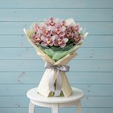 Букет цветов из:  Орхидеи и Розы в Суксун