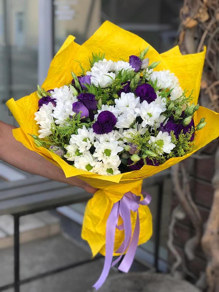 Букет цветов из: Ирисы, Хризантемы и Ромашки в Суксун