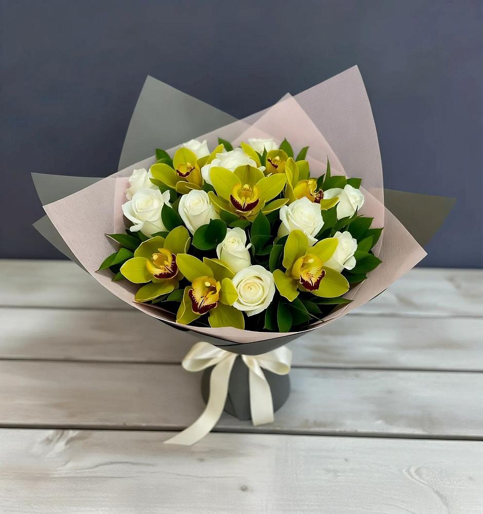 Букет цветов из: Орхидеи и Розы в Суксун