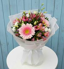 Букет цветов из:  Герберы, Альстромерии и Лизиантусы #REPLACE_PRED# Суксун