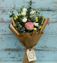 Букет цветов из:  Розы и Лизиантусы в Суксун