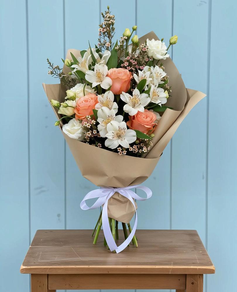 Букет цветов из: Альстромерии, Лизиантусы, Розы и Хризантемы в Суксун