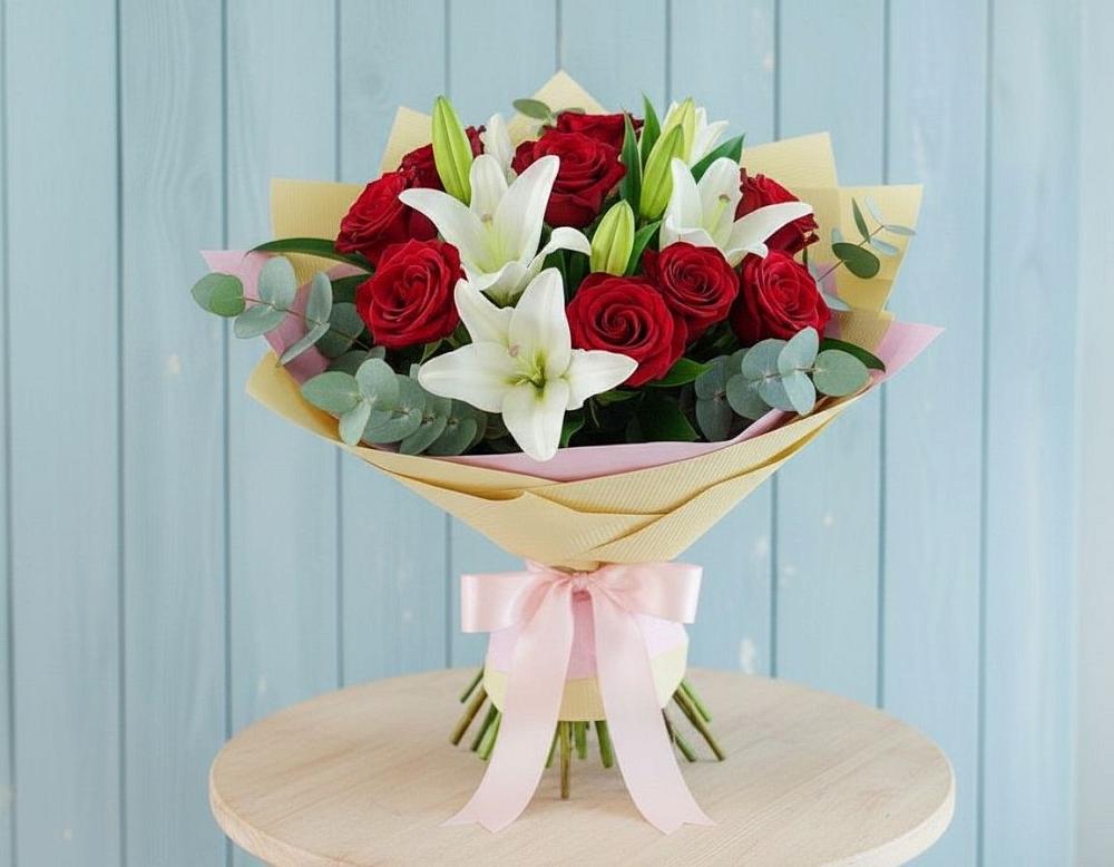 Букет цветов из: Лилии и Розы в Суксун